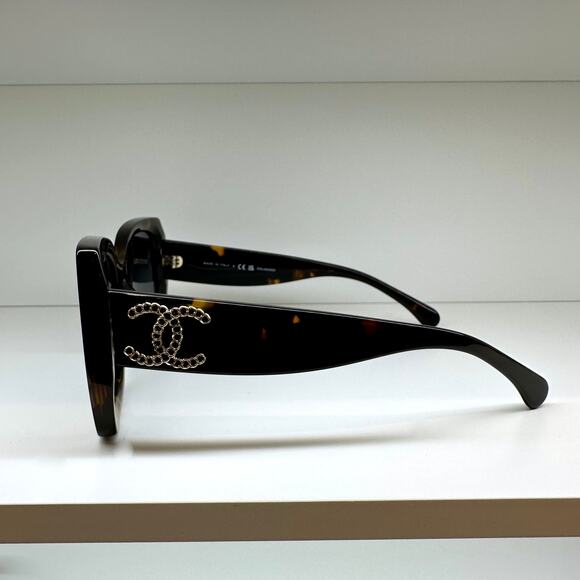 New CHANEL Sunglasses - Picture 9 of 16